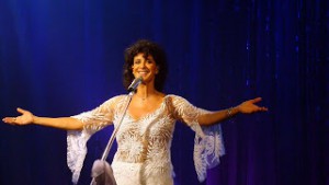 SIMONE FAZ SHOW EM FORTALEZA E LANÇA DVD