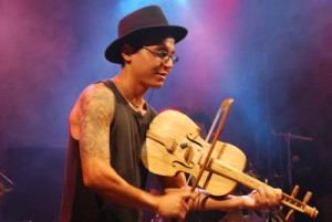 JEFERSON LEITE SE APRESENTA NO I CEARÁ DAS RABECAS