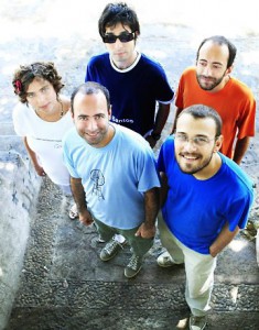 LUÍSA MANDOU UM BEIJO EM CAMPANHA PARA O NOVO TRABALHO