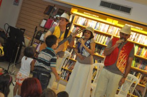 CONTAÇÃO DE HISTÓRIA ENCERRA AS FÉRIAS DA GAROTADA