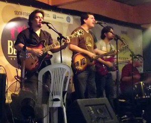 SEXTA-FEIRA COM PETISCOS E BEATLES