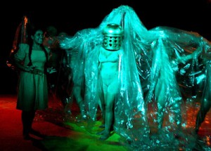 PLASTIC WOOD DE VOLTA NO TJA