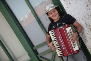 PEQUENO SANFONEIRO LANÇA CD NESTE SÁBADO