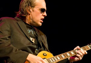 GUITARRISTA JOE BONAMASSA LANÇA CD E FAZ SHOW NO BRASIL