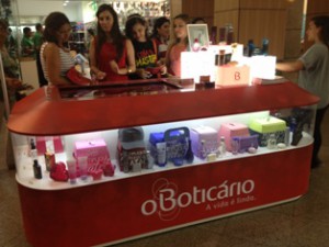 MESA DE PRESENTES AJUDA NA ESCOLHA DE ESTOJO O BOTICÁRIO PARA O NATAL