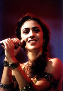 MARISA MONTE APRESENTARÁ MÚSICA INÉDITA NA REAPRESENTAÇÃO DA TURNÊ EM FORTALEZA
