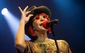 Rita Lee festeja 75 anos com “Mania de você” como sua música mais tocada no Brasil