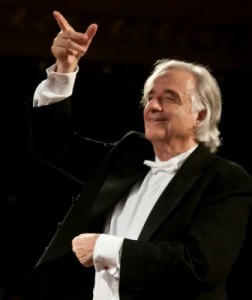 Maestro João Carlos Martins visita Associação Tapera das Artes