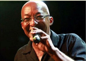 Ricardo Black apresenta o show Samba do Metrô Amor no Cariri