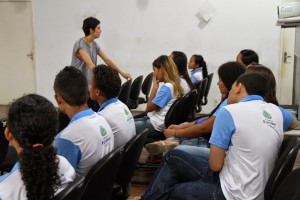 Vila das Artes recebe escolas para sessão de cinema