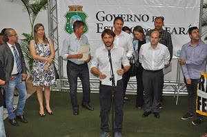 Governador e secretário da Cultura  assinam ordem de serviço para reforma da Biblioteca Pública do Ceará