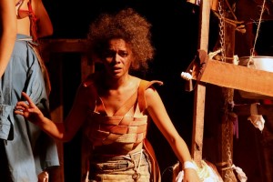 Espetáculo Ezequiel 37 no Teatro Emiliano Queiroz