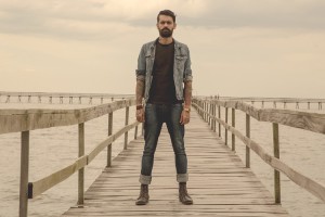Esteban Tavares e Tay Galega se apresentam no Dragão do Mar