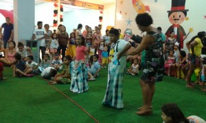 Brincadeiras e oficina de artes gratuitas no Shopping Parangaba