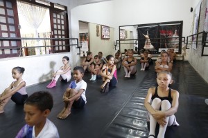 Projeto Vidança realiza campanha para  reformar escola que atende jovens da periferia de Fortaleza