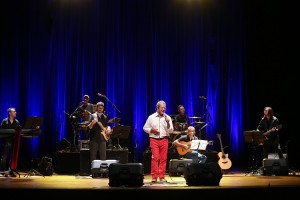 Evaristo Filho reúne grandes nomes da música do Ceará em show de lançamento de DVD no Sesc Iracema