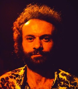 Vitor Colares faz show no Armazém do Som