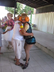 humor-ao-meio-dia-no-lar-torres-de-melo-foto_guilherme-simoes_