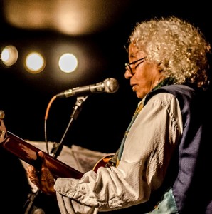 Vídeo ao vivo mostra nova turnê de Cátia de França