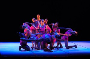 Grupo BCAD promove palestra-espetáculo em prol de 300 famílias carentes