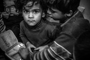 Exposição em Fortaleza retrata o cotidiano de crianças refugiadas no Oriente Médio