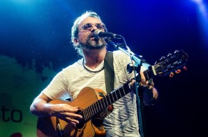Pingo de Fortaleza faz show instrumental no Arte em Rede