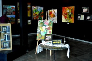 Galeria Ramos Cotôco, do TJA, recebe exposição “Entre Poetas e Loucos Somos um Só”