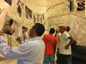 Pessoas em situação de rua participaram de exposição fotográfica no Cineteatro São Luiz