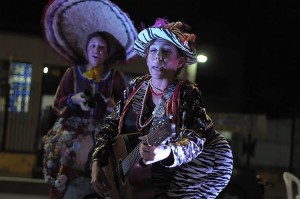 Espetáculo infantil “Entra na Roda”, em cartaz no Teatro Carlos Câmara