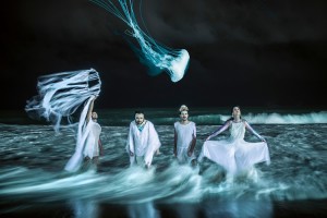 Baile de máscaras no Teatro Carlos Câmara