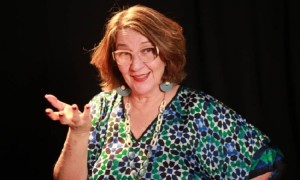 Rosane Gofman apresenta o espetáculo “Mulheres em Autoajuda” em Fortaleza