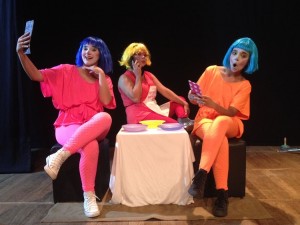 Espetáculos teatrais para adultos e crianças no Teatro Sesc Emiliano Queiroz