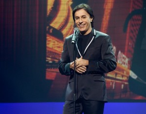 Tom Cavalcante  apresenta Stomdup no Teatro RioMar Fortaleza