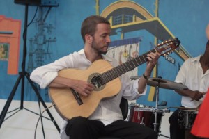 Violonista Igor De Bruyn Ferraz apresenta o concerto “Acolhimento”, no Teatro Tapera das Artes