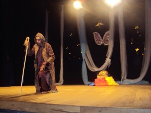Idosos apresentam espetáculos artísticos no Teatro Sesc Emiliano Queiroz