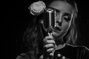 Café Couture recebe show especial com a cantora Bruna Hetzel (RN), o pianista Amaro Freitas (PE) e o Por Um Trio (CE)