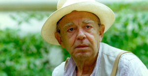 Secult e Theatro José de Alencar homenageiam profissionais da cultura cerense