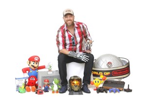 Campanha Geex Del Paseo traz a Fortaleza o maior colecionador de videogames do Brasil