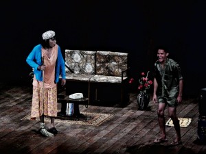 Comédia, teatro infantil e montagem adulta no Teatro Sesc Emiliano Queiroz