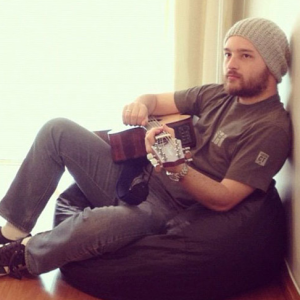 Projeto D estreia sessão Amplizim com vídeo ao vivo para “Poeiras e Imersão”