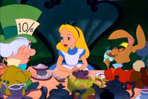 Fortaleza recebe exposição interativa de Alice no País das Maravilhas