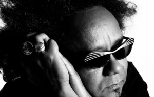 Chico César apresenta show “Estado de Poesia” em sessão única  no Cineteatro São Luiz