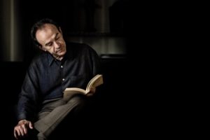 Escritor João Almino, da Academia Brasileira de Letras lança livro em Fortaleza