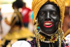 Dia do Maracatu é celebrado com cortejo na Beira-Mar