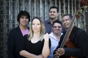 Cris Fiúza homenageia os 70 anos de Joyce com show no Centro Cultural Banco do Nordeste -Fortaleza