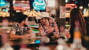 Segundo episódio da websérie “Blessed”, mostra imprevisto na chegada de Bruno e Barretto aos EUA