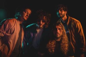Selvagens à Procura de Lei lança o single “Gostar só dela”