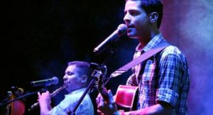 Música ao vivo anima happy hour do Shopping Parangaba