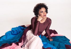 Teresa Cristina canta Noel no Teatro RioMar Fortaleza
