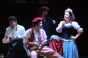 Dona Zefinha Volante faz apresentações em Itapipoca, cidade sede do grupo